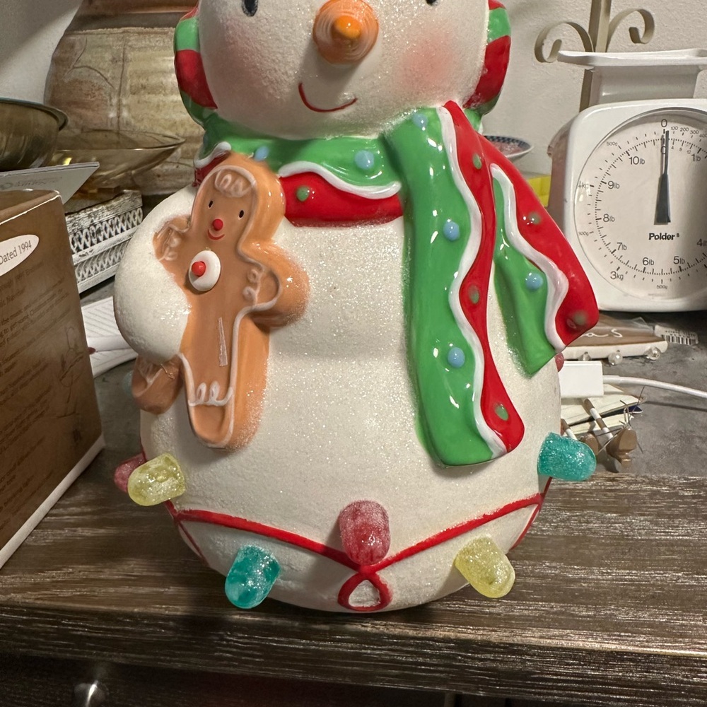 Hallmark vintage snowman  with Colorful Lights  vintage does not light up
